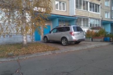 "Иркутский_автохам": паркуюсь на газоне, паркуюсь, как хочу