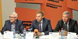 Сергей Брилко, предприниматель; мэр Иркутска Виктор Кондрашов; заммэра Евгений Девочкин РИА Irkutskmedia