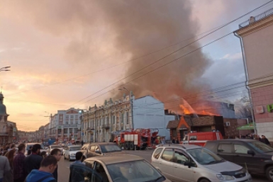 Пожар в здании ТЮЗа в Иркутске ИА IrkutskMedia