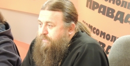 Настоятель храма Успения Божьей матери Константин Мануйлов Тимур Балашов