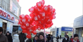 Китайские мишки и зайки украсили улицы Иркутска в День всех влюбленных Максим Соловьев