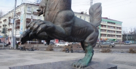 Памятник бабру позеленел РИА IrkutskMedia
