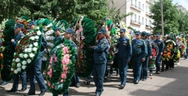 Похороны погибших в авиакатастрофе МИ-8 прошли в городе Киренске Приангарья и Бурятии Пресс-служба ГУ МЧС по Иркутской области