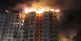 Пожар в десятиэтажном доме произошел во Втором Иркутске сегодня, 1 августа, ночью Пресс-служба ГУ МЧС по Иркутской области