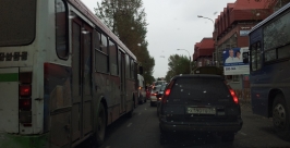  из-за чего продвижение автомобилей очень затруднено предоставлено очевидцем