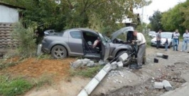Автомобиль Mazda врезался в фонарный столб в Иркутске Пресс-служба ГУ МЧС по Иркутской области