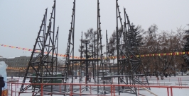 Главную елку начали устанавливать в сквере Кирова в Иркутске  Тимур Балашов