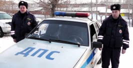 Полицейским удалось задержать преступника, зажав его в кольцо патрульных машин Пресс-служба ГУ МВД по Иркутской области