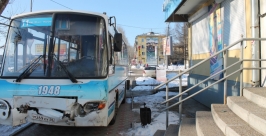Женщина-водитель на &quotТойоте-Платц&quot врезалась в пассажирский автобус в Ангарске Приангарья Пресс-служба ГУ МВД России по Иркутской области 