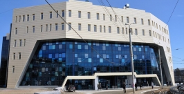 На парковку внутри трамвайного кольца жалуются посетители ТЦ &quotЛермонтов&quot в Иркутске  Мария Оленникова, IrkutskMedia