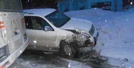 Внедорожник без номеров врезался в служебный автобус в Железногорске Приангарья  Пресс-служба ГУ МВД России по Иркутской области 