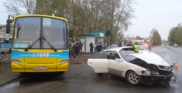 Пассажир иномарки погиб в двойном ДТП в Ангарске в Иркутской области Пресс-служба ГУ МВД по Иркутской области
