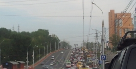 Движение парализовало по улице Байкальская в Иркутске 14 августа вечером Овсянникова Елена, IrkutskMedia