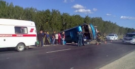 Автобус с 37 пассажирами перевернулся после столкновения с &quotВолгой&quot в Иркутской области Пресс-служба ГУ МВД РФ по Иркутской области