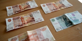 Почти 50 случаев сбыта поддельных денег выявили полицейские в Иркутске с начала 2014 года  Пресс-служба ГУ МВД России по Иркутской области 
