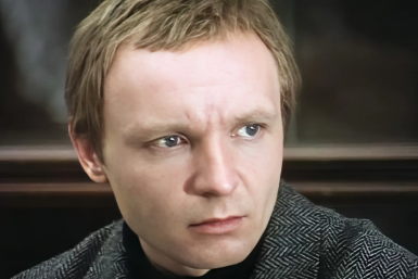 Вечный мальчик, который боялся взрослеть: психологический портрет Жени Лукашина Кадр из фильма (6+)