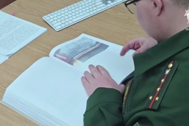 Троих поджигателей служебного автомобиля и здания заключили под стражу в Приангарье Пресс-служба СК РФ