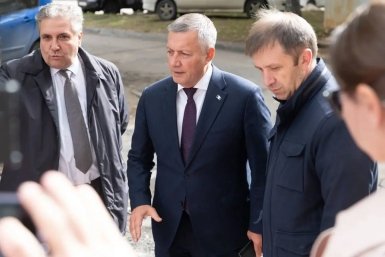 Кобзев проверил проблемное общежитие ИГУ: заявка на ремонт направлена в Минобрнауки Правительство Иркутской области