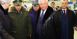 Сергей Шойгу на заводе Пресс-служба правительства Иркутской области