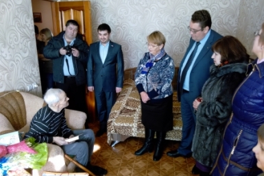Ветеран войны из Иркутска отпраздновал вековой юбилей Пресс-служба администрации Иркутска