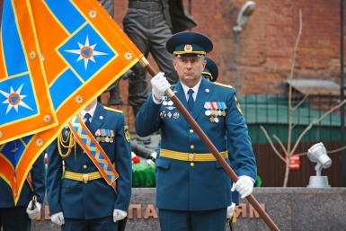 Вручение знамени Владислав Костин, ИА IrkutskMedia