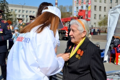 Волонтеры и ветераны войны Юлия Карнаухова
