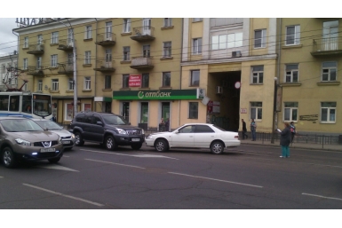 В центре Иркутска &quotпоцеловались&quot две иномарки Оленникова Мария, IrkutskMedia