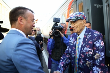 Поэт Евгений Евтушенко прибыл в Иркутск Пресс-служба правительства Иркутской области