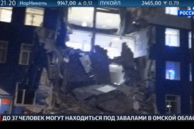 Военнослужащий из Приангарья пострадал при обрушении казармы в Омске Скриншот с сайта Вести.ru 