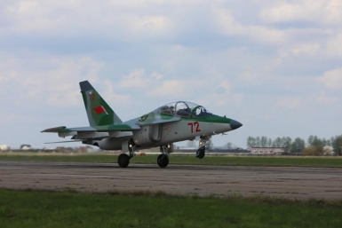 Учебно-боевые самолеты Як-130 с авиазавода в Иркутске будут поставлять в Белоруссию Департамент PR корпорации &quotИркут&quot