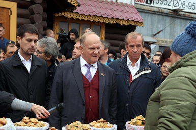 Геннадий Зюганов на Центральном рынке в Иркутске Мария Оленникова, IrkutskMedia