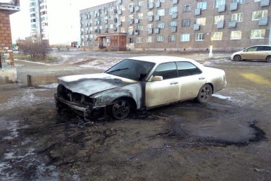 Автомобиль Nissan Cedric сгорел в Братске  Пресс-служба ГУ МЧС по Иркутской области