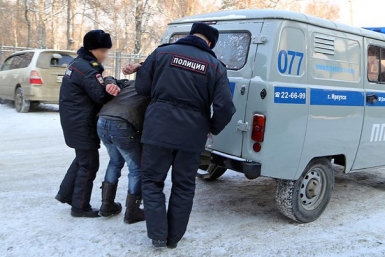 Житель Иркутска угрожал поджечь себя во время сноса дома по улице Чернышевского Мария Оленникова, IrkutskMedia