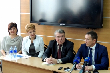 Дмитрий Бердников на встрече с преподавателями лицея №2 Вадим Палько, ИА IrkutskMedia