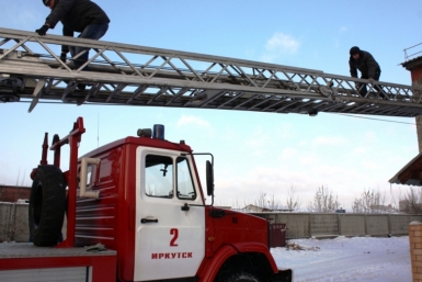 Пожарный автомобиль  Пресс-служба ГУ МЧС по Иркутской области