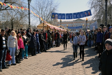 Съемки фильма в сквере Кирова Мария Оленникова, ИА IrkutskMedia 