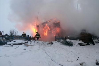 Двое маленьких детей погибли на пожаре в Заларях Иркутской области  Пресс-служба ГУ МЧС по Иркутской области 