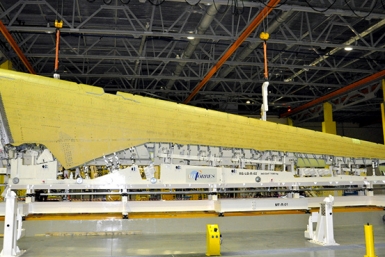Первую консоль композитного крыла самолета МС-21 доставили в Иркутск Пресс-служба Минпромторга России