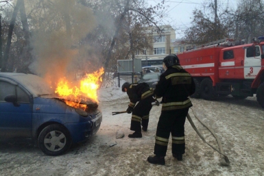 Daewoo Matiz сгорел на Декабрьских Событий в Иркутске Пресс-служба ГУ МЧС России по Иркутской области