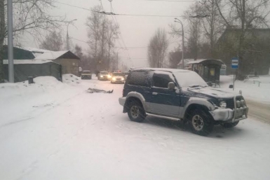 Мужчина погиб под колесами Mitsubishi Pajero в Иркутске  УГИБДД по Иркутской области 