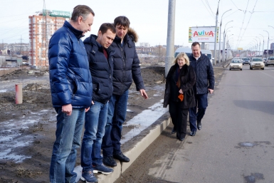 Дмитрий Бердником на выезде по проверке ямочного ремонта в Иркутске Оленникова Мария, ИА IrkutskMedia
