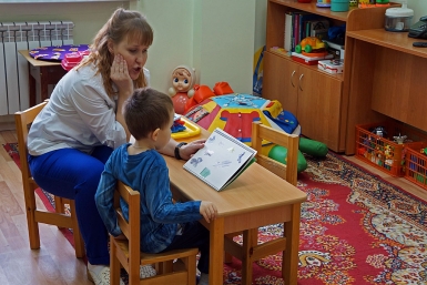 Чтение книжки Мария Оленникова, IrkutskMedia
