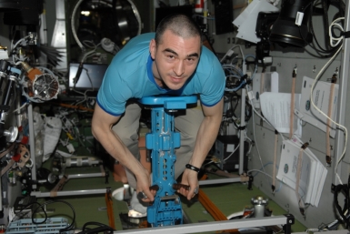 Анатолий Иванишин с сайта roscosmos.ru
