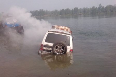 Горящий автомобиль Пресс-служба ГУ МЧС по Иркутской области