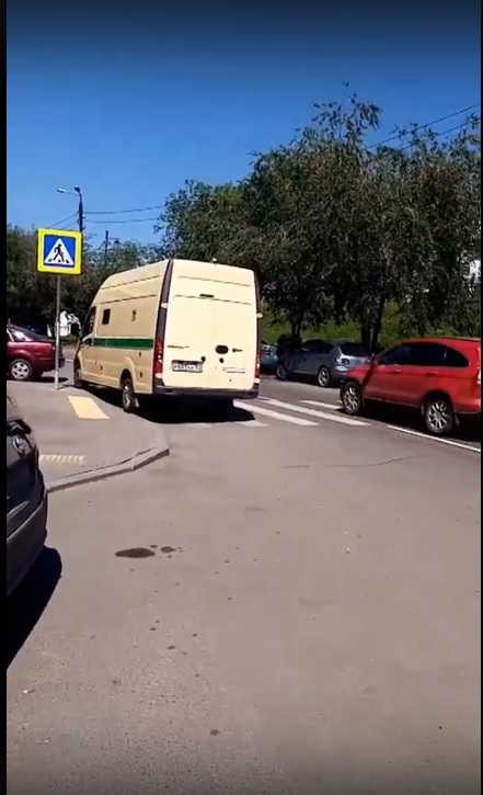 "Иркутский_автохам": "зебра" для парковки - не помеха