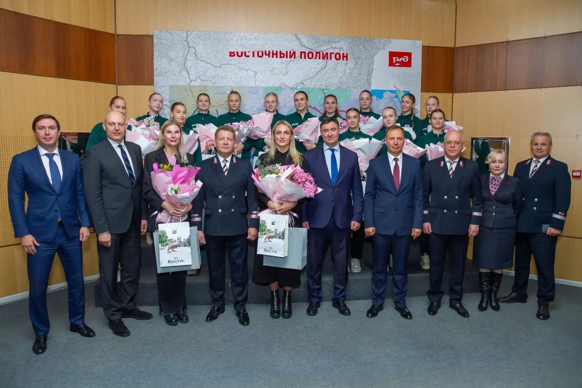 &quotЛокомотив-Ангара&quot представила новичков и объявила планы на новый сезон администрация Иркутска
