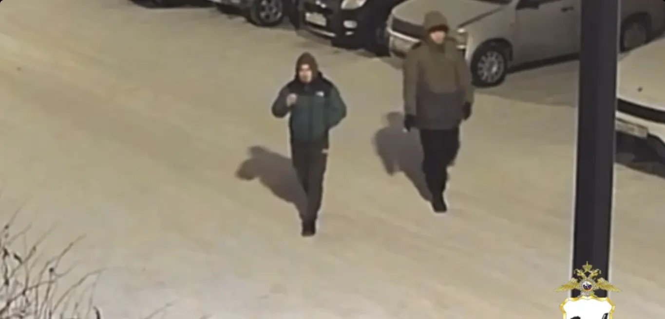 В Иркутске разыскивают двух мужчин после пропажи автомобиля и мотоцикла с одной парковки ГУ МВД России по региону