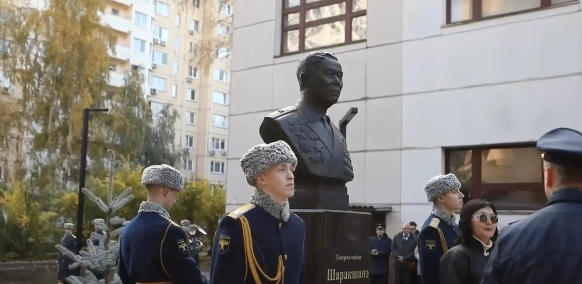 Аллею Славы и бюст уроженца Приангарья Або Шаракшанэ открыли в Москве Минобороны РФ