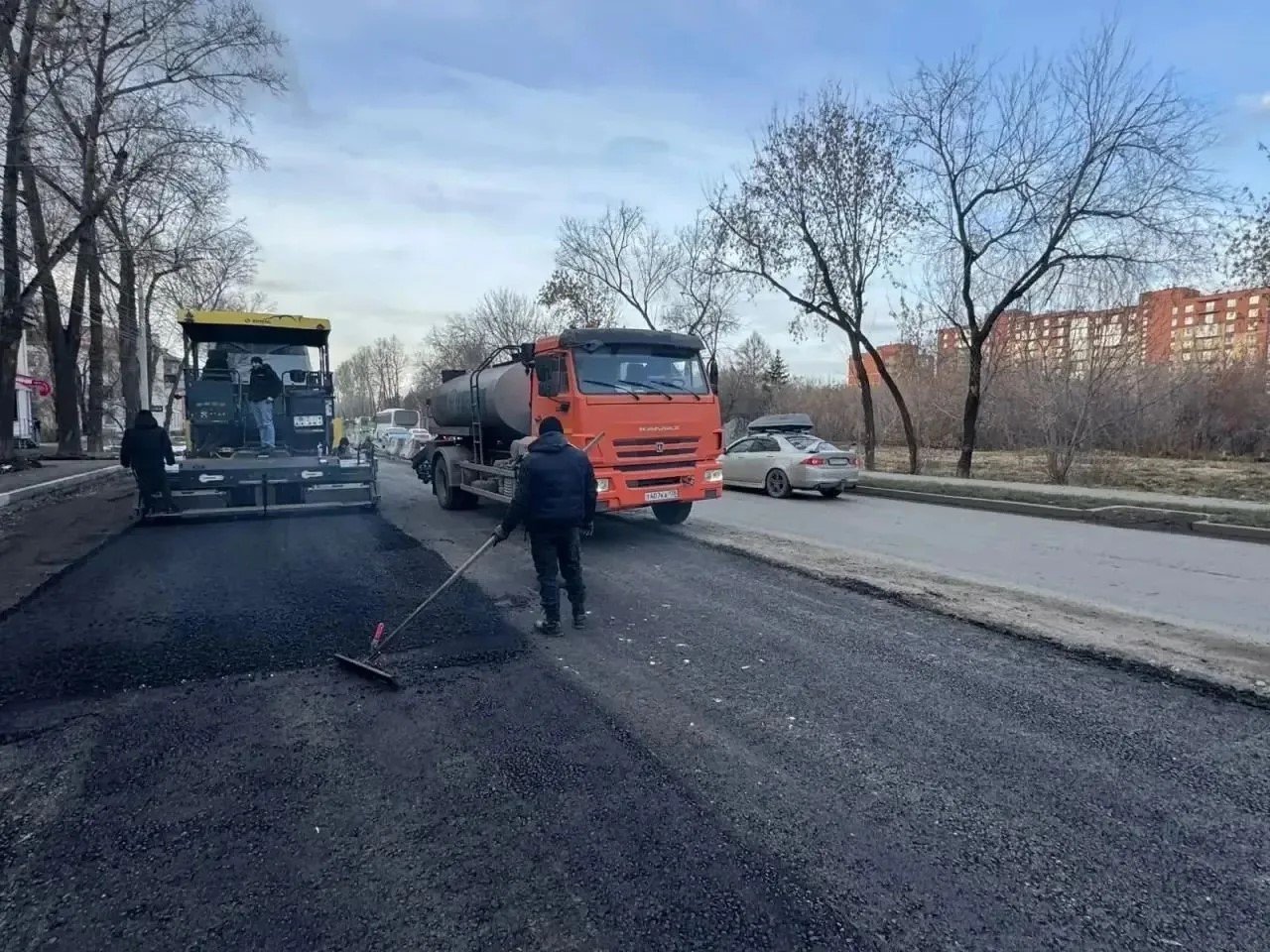 В Иркутске продолжают ремонтировать дороги на трёх участках Пресс-служба администрации Иркутска