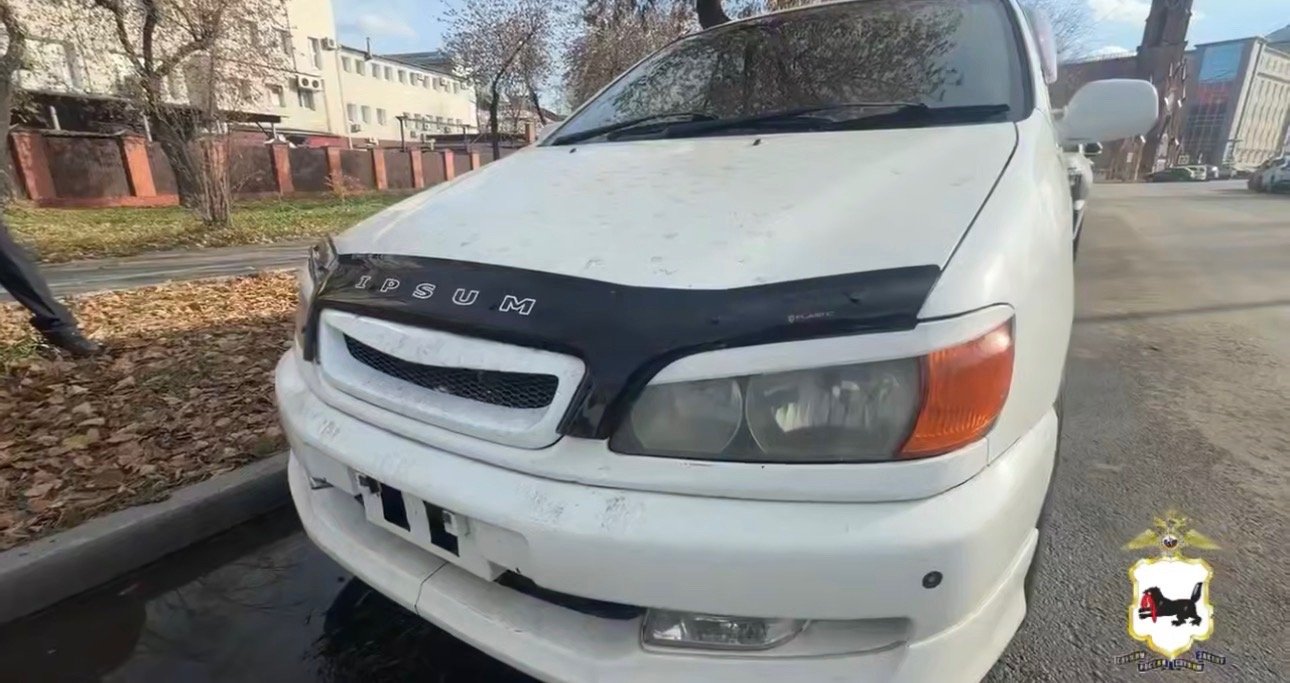 Похищенную 13 лет назад Toyota нашли и вернули владельцу в Иркутске Скриншот из видео ГУ МВД России по Иркутской области